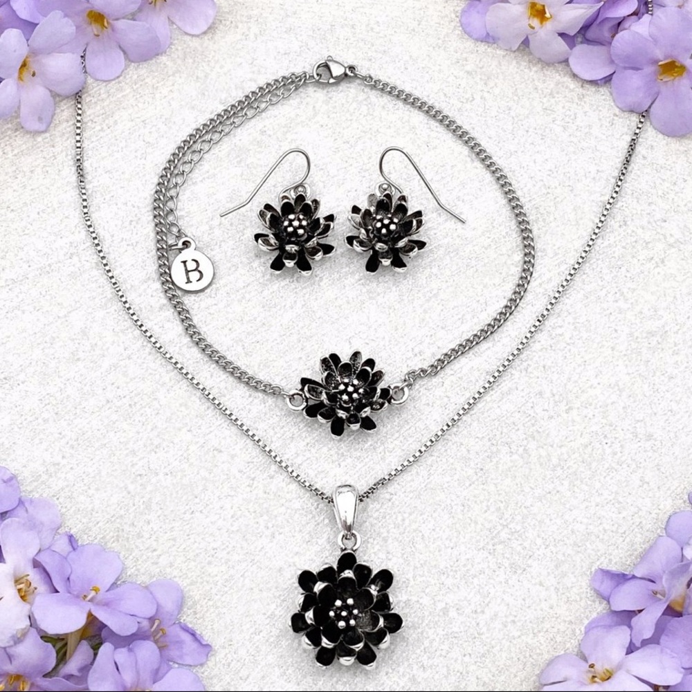 NWT vintage Lotus jewelry set